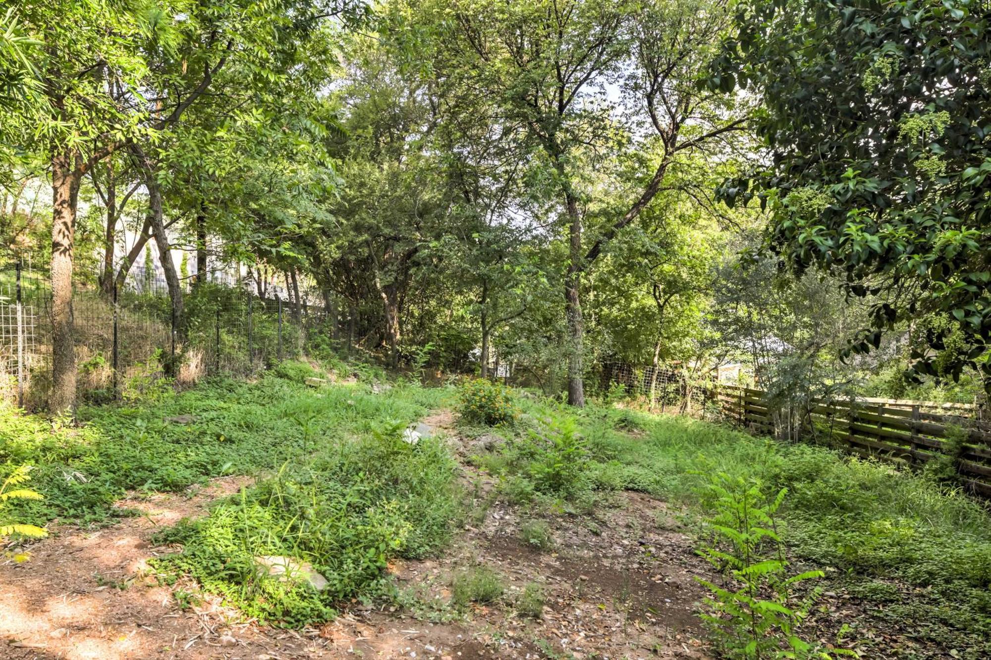 Апартаменты Chic East Austin Studio Bungalow With Spacious Yard! Экстерьер фото